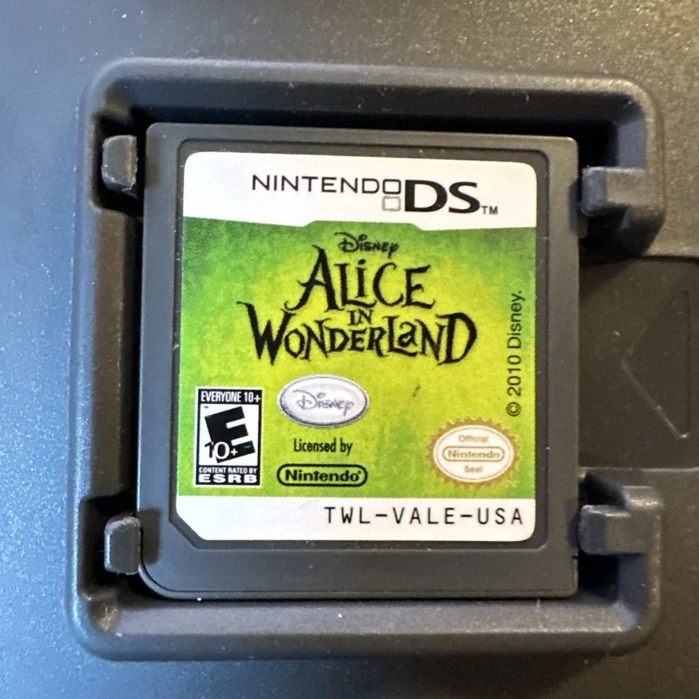 Alice in Wonderland Nintendo DS 2010 Complete CIB w/ Poster Not Tested